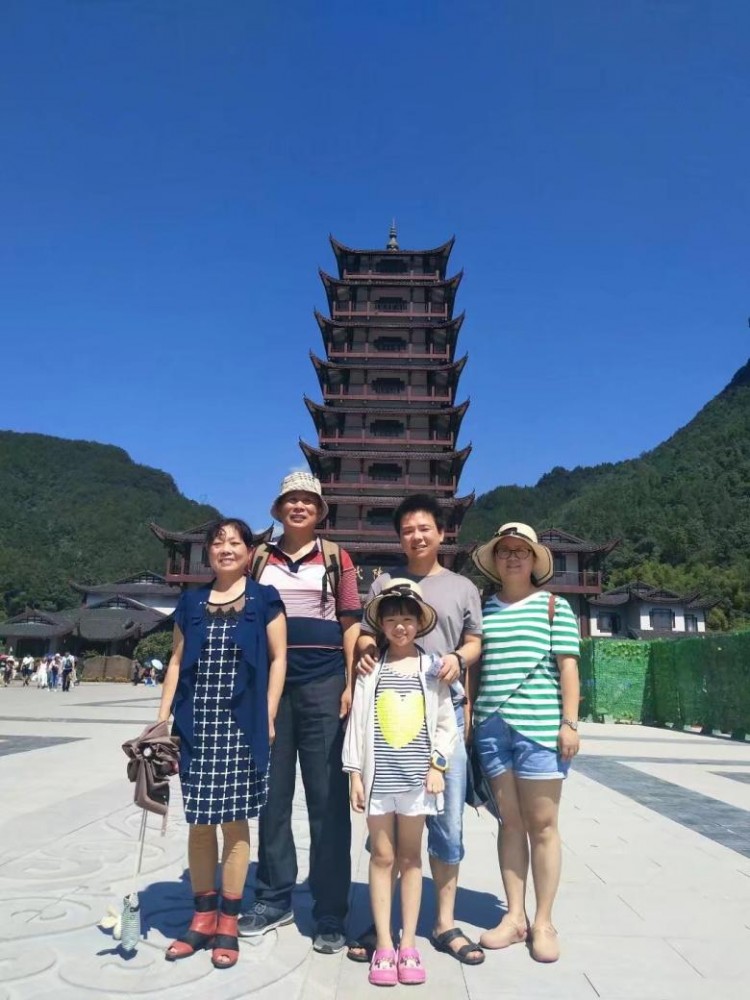 一家老小邀你來奇遇張家界淋浴一場森林SPA感受初夏身心飛揚