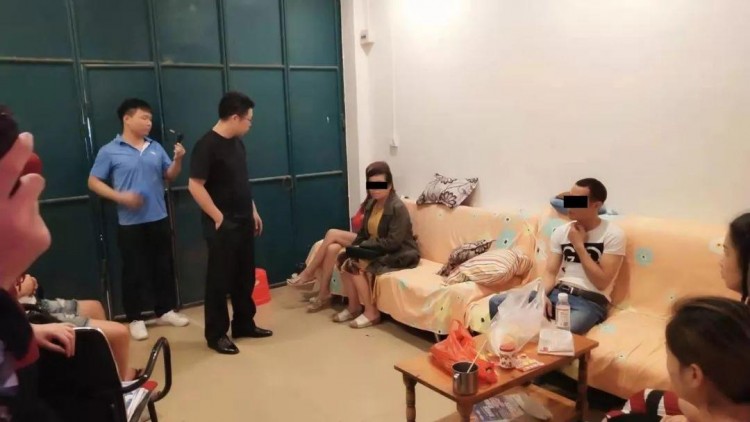宜州一養(yǎng)身館后裝鐵門暗藏賣淫窩點警方一舉搗毀抓獲9名涉黃人員