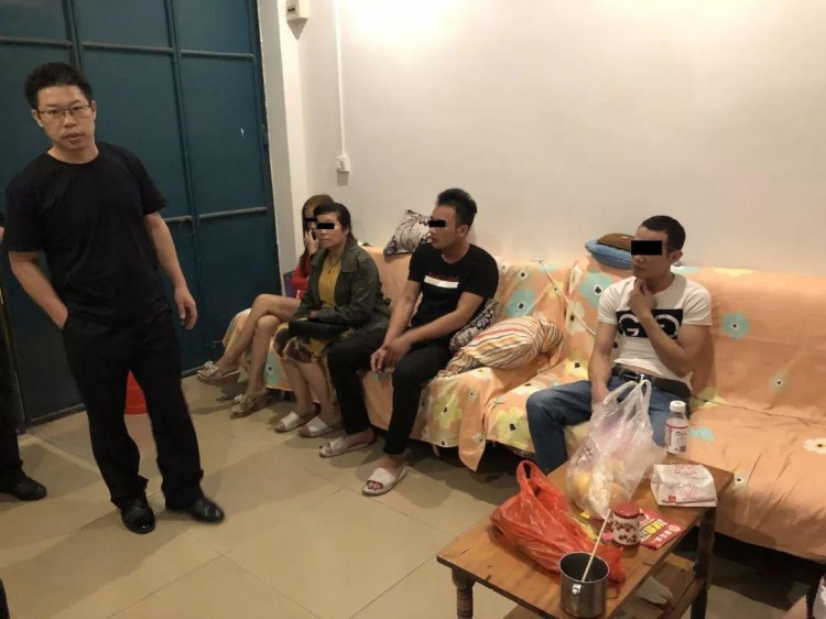 宜州一養(yǎng)身館后裝鐵門暗藏賣淫窩點警方一舉搗毀抓獲9名涉黃人員