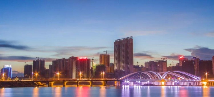 誰說防城港市區(qū)沒有夜生活安排安排！