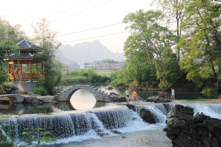 覽河池美景探訪長壽秘密巴馬國際長壽養(yǎng)生旅游勝地靜待你來