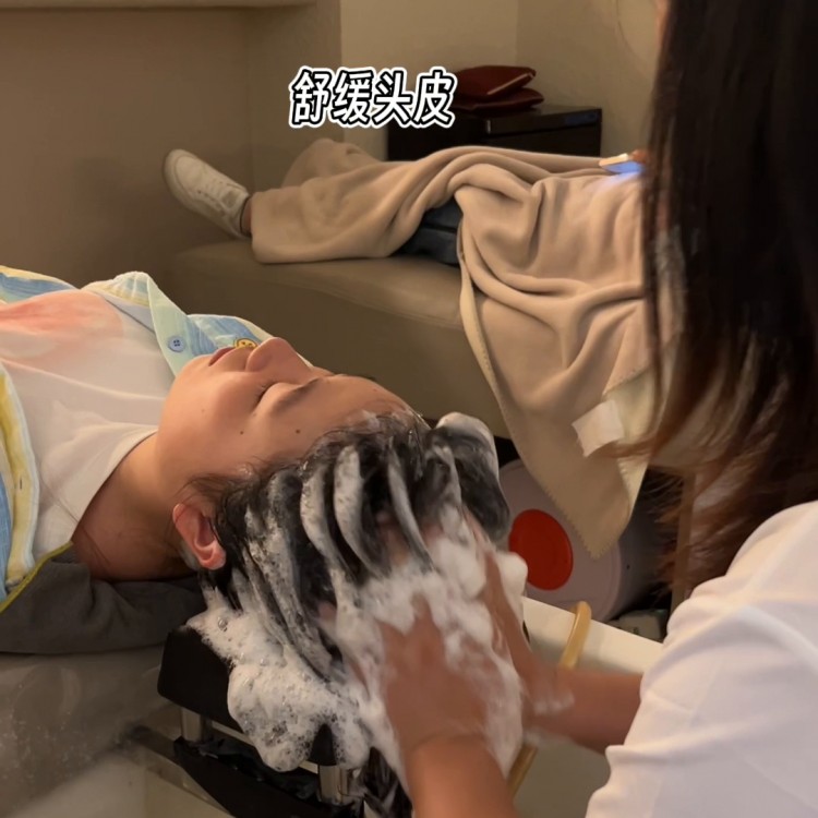 68就可以做一個頭部spa+發(fā)質(zhì)養(yǎng)護趕緊約上小伙伴們...