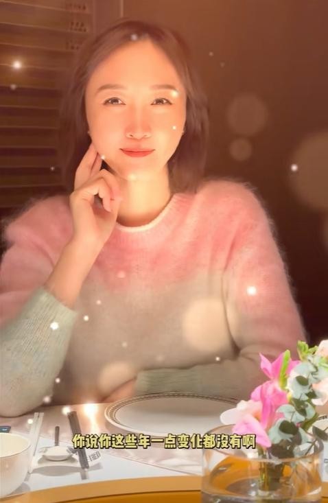楊帆：38婦女節(jié)秀恩愛當(dāng)年在鐵嶺上高中時(shí)就一直叫老婆小鳳