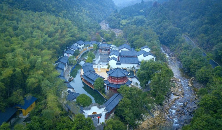 廣西賀州｜4A級景區(qū)天然氧吧和高端養(yǎng)生美宿！