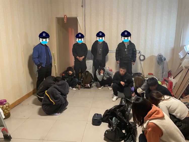 按摩店里藏貓膩八步警方搗毀賣淫窩點(diǎn)11人落網(wǎng)！