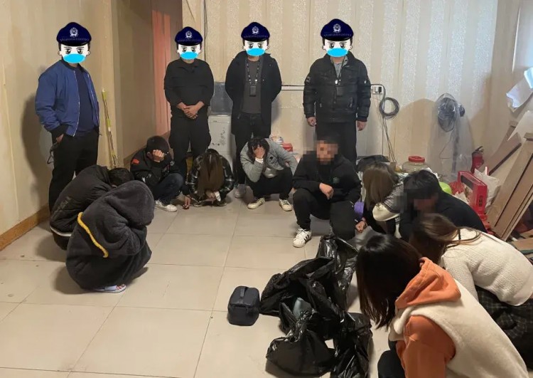 按摩店里藏貓膩八步警方搗毀賣淫窩點(diǎn)11人落網(wǎng)！