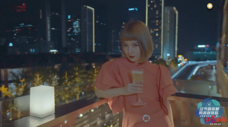 消夏耍成都｜網(wǎng)紅潮人剁手指南教你花式玩轉(zhuǎn)成都