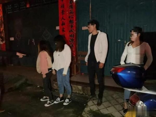 帥哥來呀……進(jìn)來按摩消遣吧百色田林一賣淫窩點(diǎn)被警方一鍋端22名涉案人員被抓