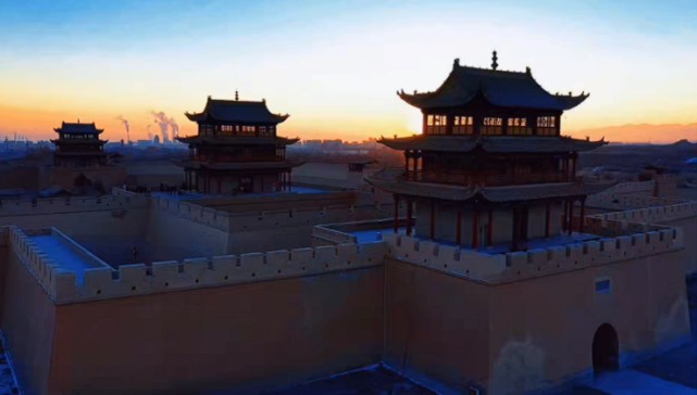 “甘玩甘樂 兩天一夜帶你去嘉峪關(guān)玩，甘吃甘喝
