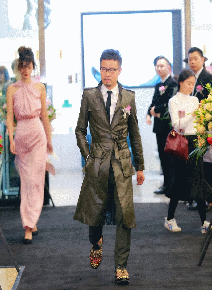 引領(lǐng)高品質(zhì)時尚潮流流金歲月國際造型西安賽格店開業(yè)