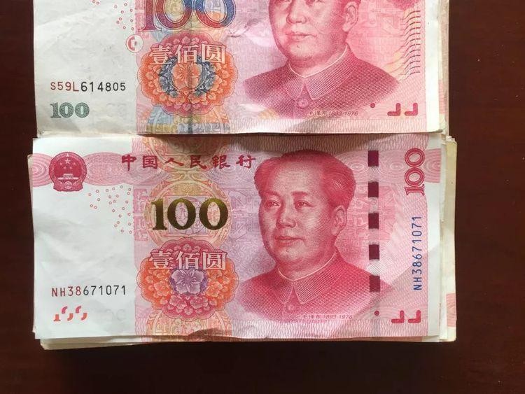 女子偶遇小費(fèi)隨便出手300的富商于是帶閨蜜一起赴宴結(jié)果兩人在房間內(nèi)無(wú)語(yǔ)了
