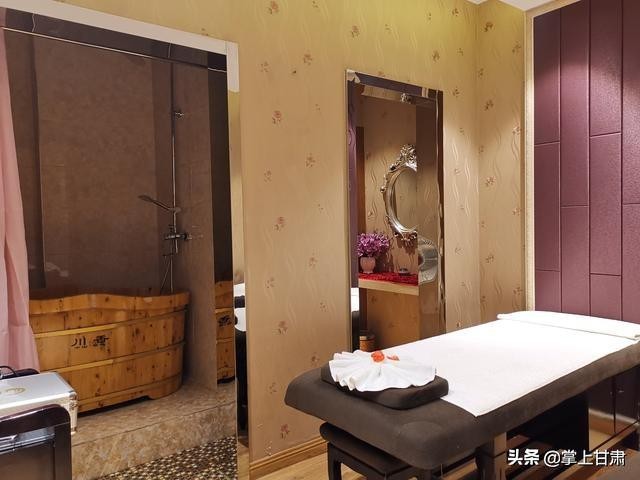甘肅白海螺健康管理中心開業(yè)首日為10位母親提供免費藏浴服務