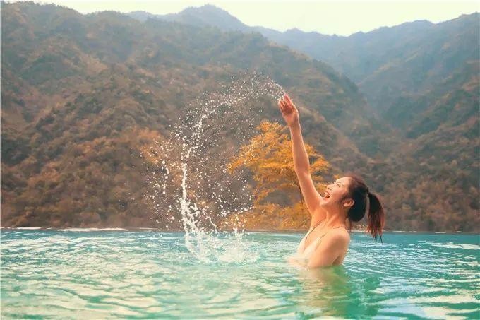 湖南衛(wèi)視《聲入人心》小鮮肉推薦網(wǎng)紅溫泉地----莽山森林溫泉酒店