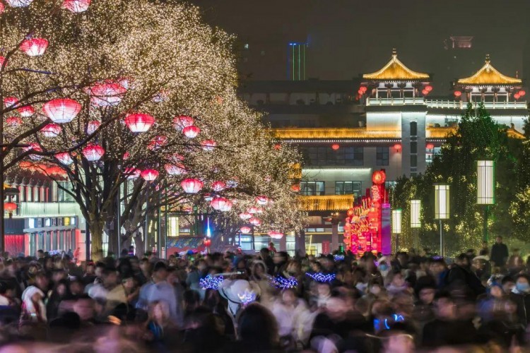?0負擔逛街，年輕人“躺平游”帶火西安文旅消費