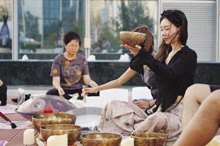頌缽療愈悄然登陸蘭州 你會(huì)為“好睡眠”花錢(qián)嗎？
